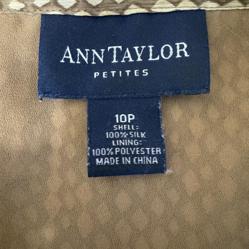 Ann Taylor Printed Silk Blouse in brown and White Size 10P - Picture 6 of 7